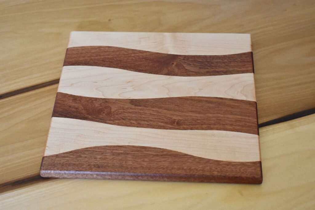 תחתית גלית מעץ מלא